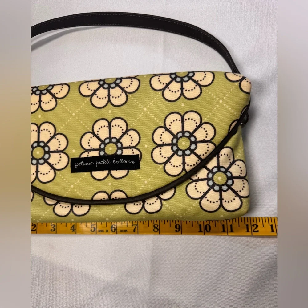 Petunia Pickle Bottom Clutch/Shoulder Bag - Green Daisy Floral